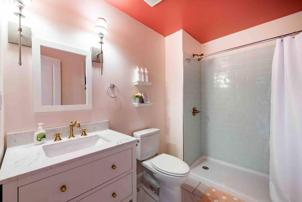 Blush And Bashful Germantown Two Bedroom Apartment Louisville Exterior photo