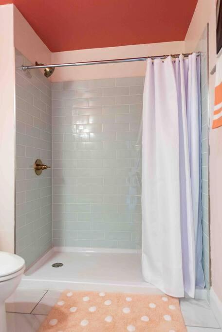 Blush And Bashful Germantown Two Bedroom Apartment Louisville Exterior photo